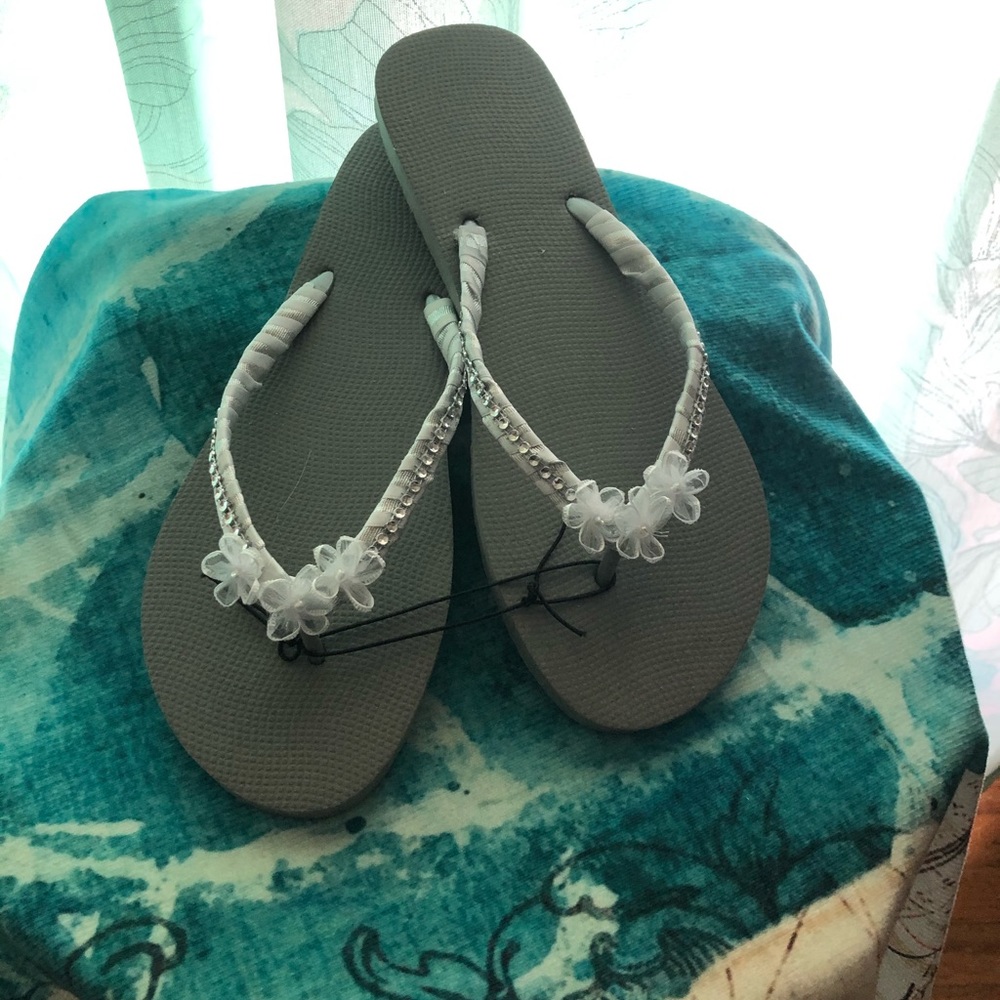 Gray Satin silver, rhinestones with bows